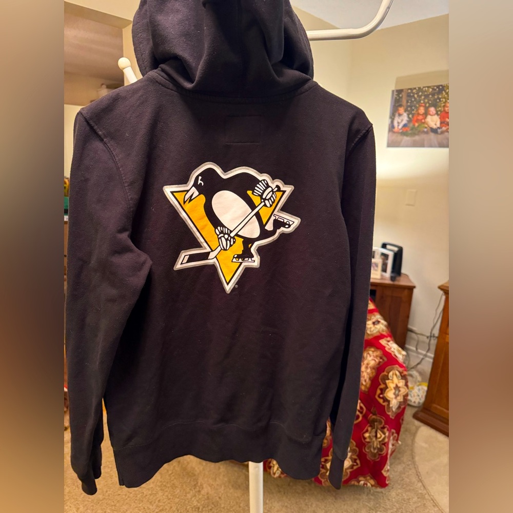 Women’s Pittsburgh Penguins 47 Brand Hoodie Size Medium